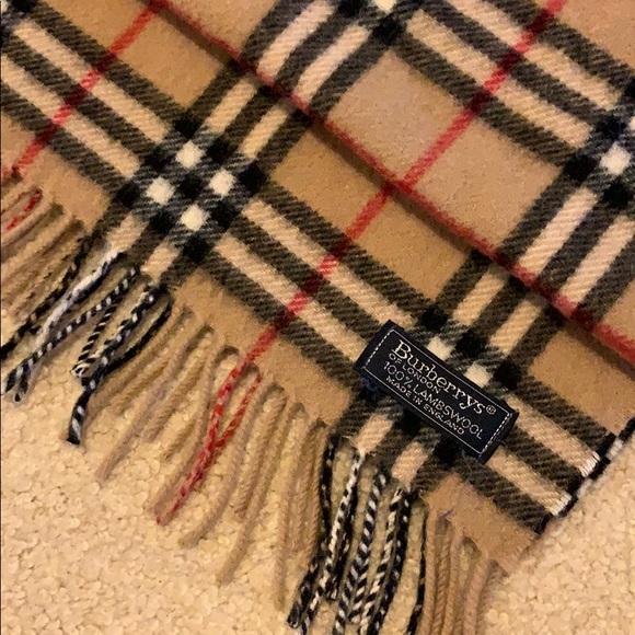 Burberry Accessories - Burberry 100% Lambswool Scarf Perfect Condition